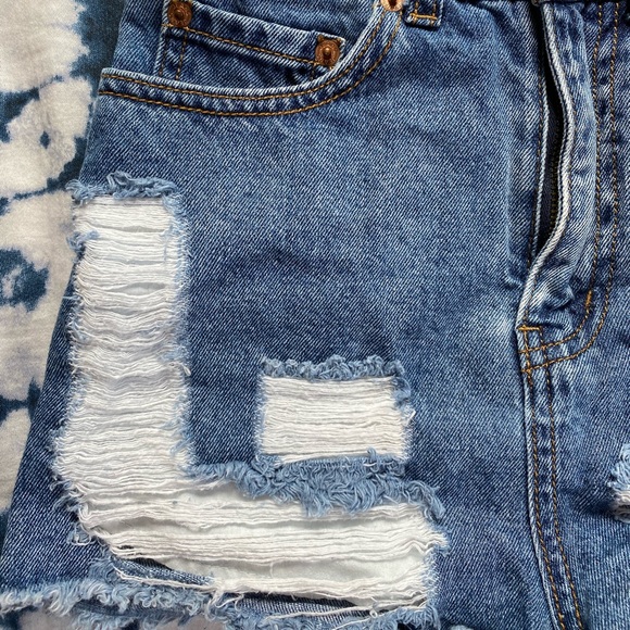 FOREVER 21 jeans shorts - Picture 2 of 4